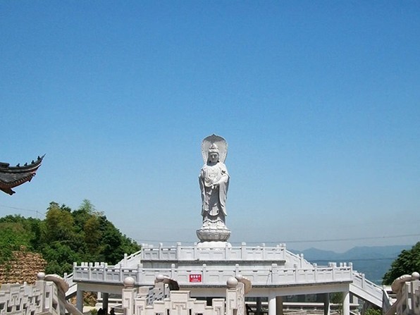 中國傳統(tǒng)建筑風(fēng)雨橋侗族橋梁建筑藝術(shù)的結(jié)晶
