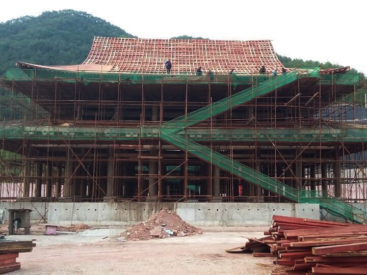天臺(tái)山寺院古建筑施工現(xiàn)場(chǎng)
